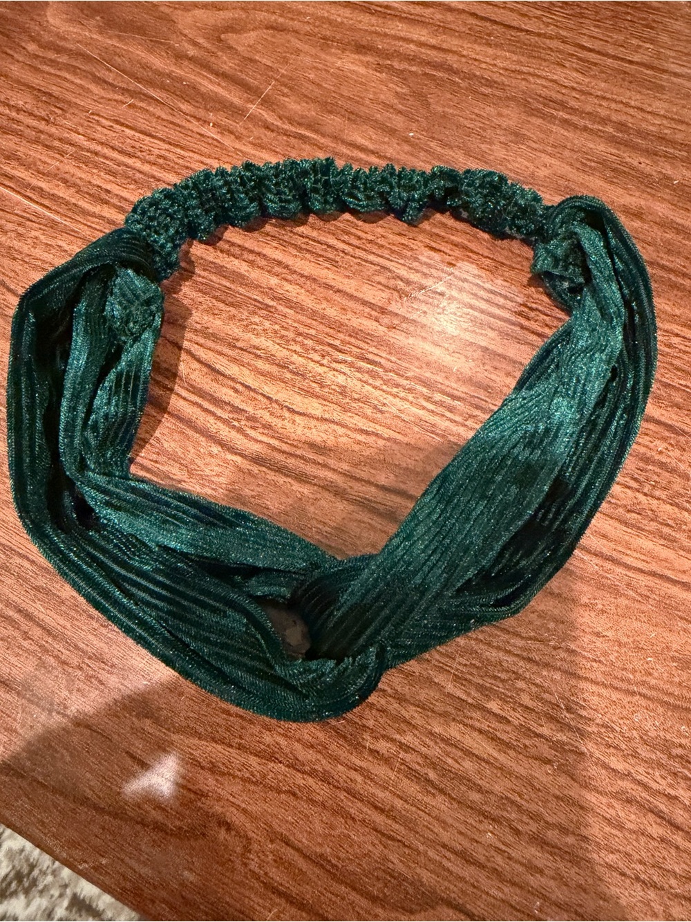 Kohl's Dark Green Velvet Twisted Headband
